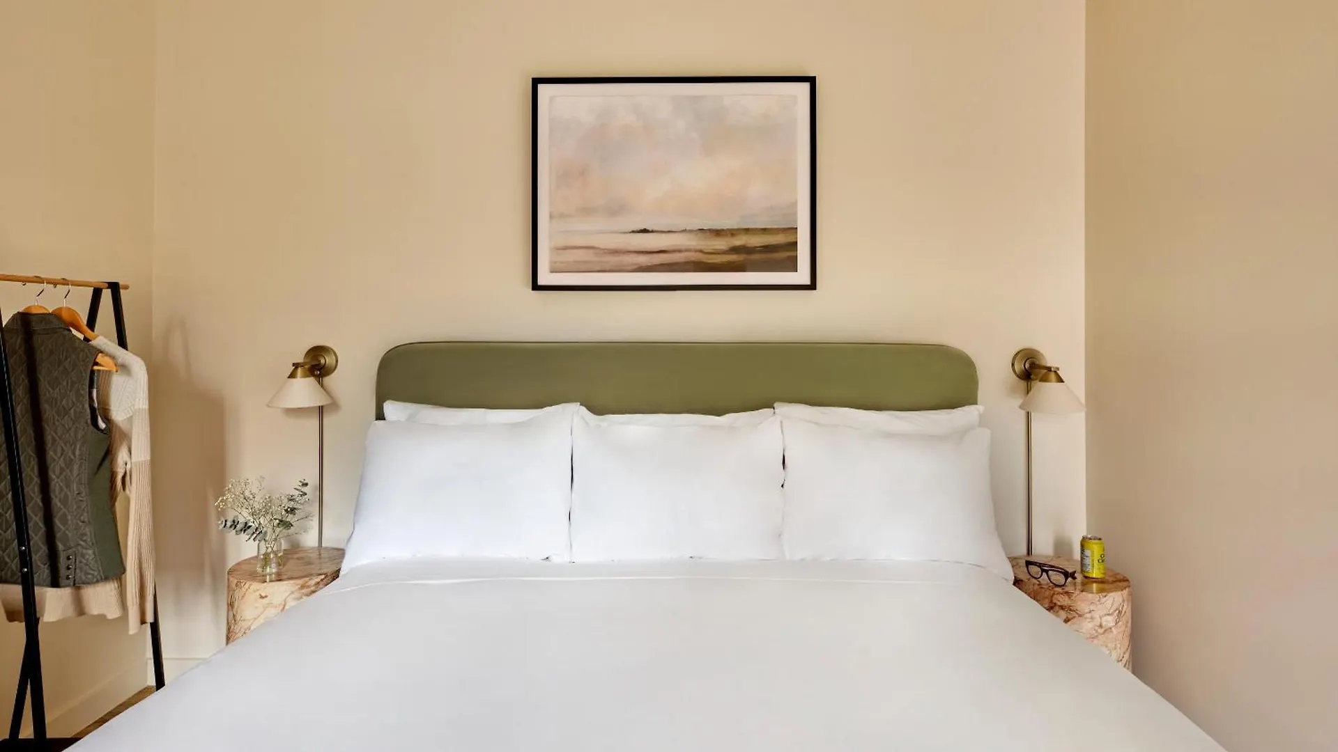 Sonder The Nealon Hotel Toronto Canada